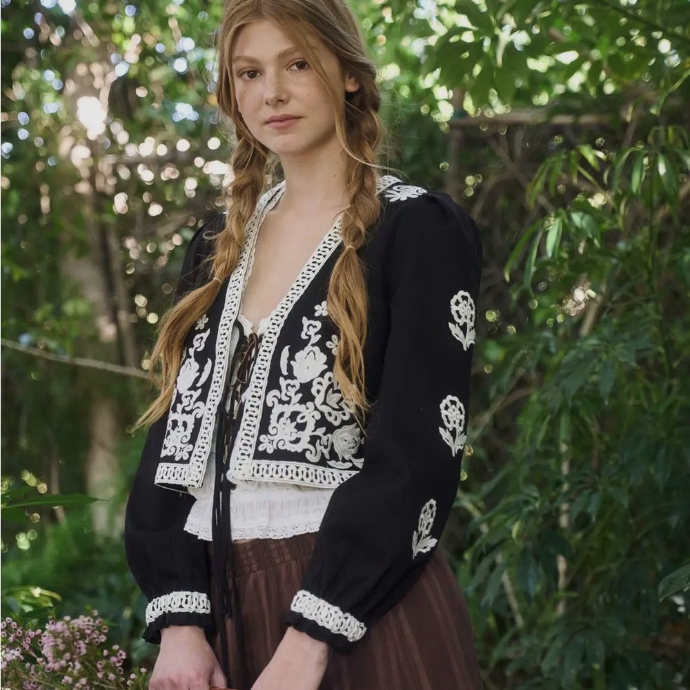 Elegant Black and White Embroidered Women's Blazer